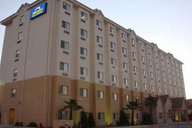 Microtel Inn And Suites By Wyndham Toluca Exterior photo