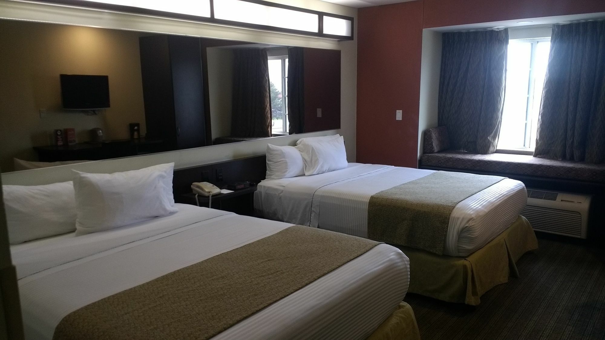 Microtel Inn And Suites By Wyndham Toluca Exterior photo
